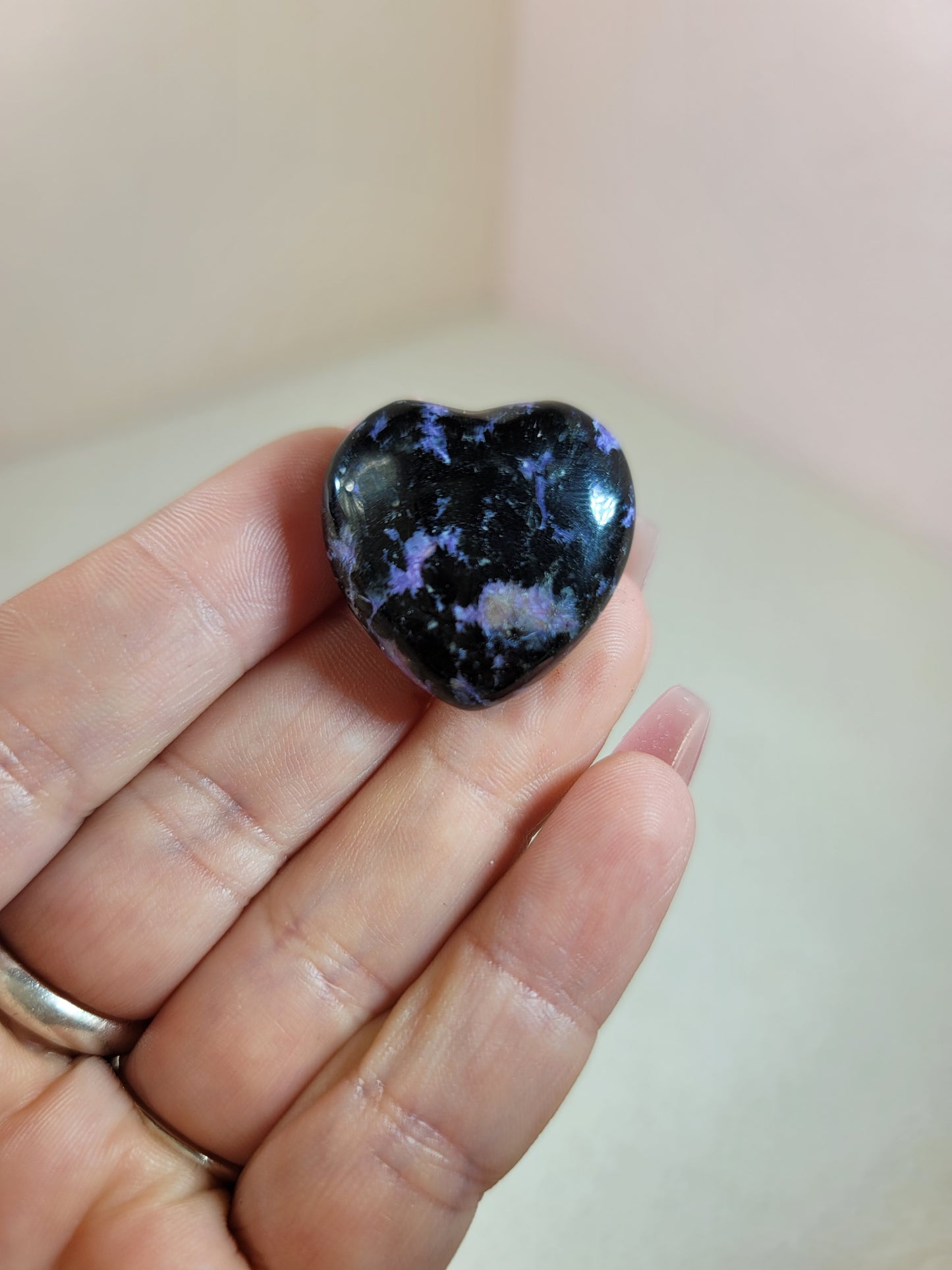 (X) High Quality Charoite Puffy Pocket Heart