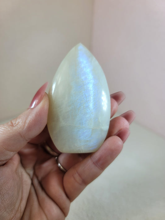 (D) White Rainbow Moonstone Smooth Flame w/Blue Flash