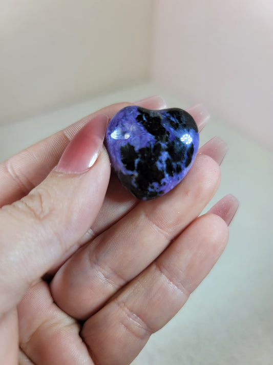 (A) High Quality Charoite Puffy Pocket Heart