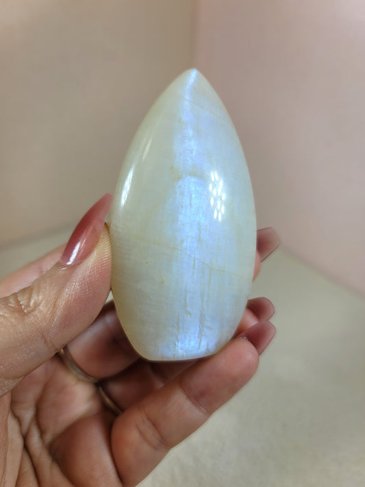 (F) White Rainbow Moonstone Smooth Flame w/Blue Flash