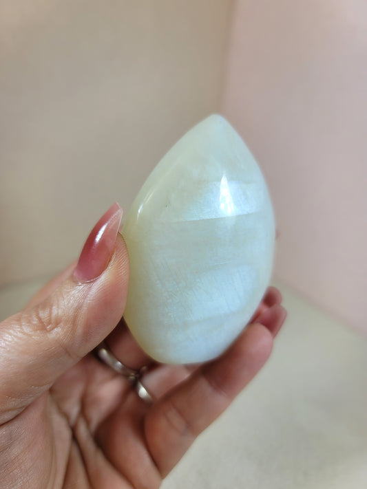 (C) White Rainbow Moonstone Smooth Flame w/Blue Flash