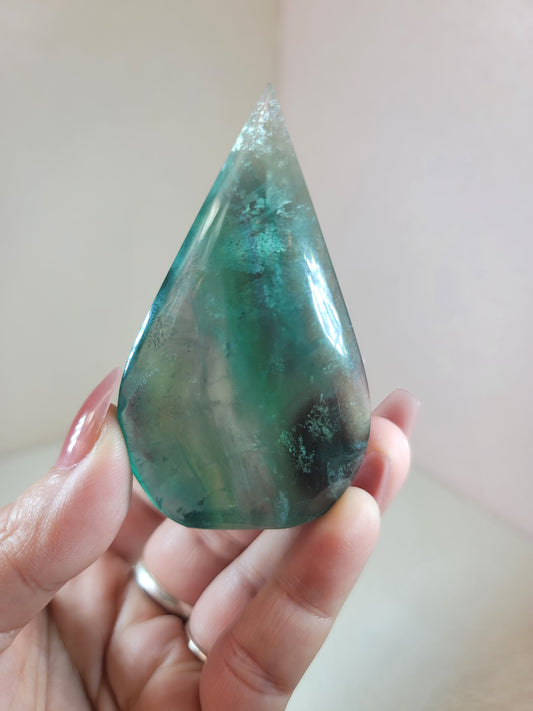 (X) Smooth Green Fluorite Flame