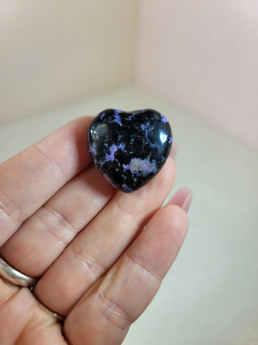 (X) High Quality Charoite Puffy Pocket Heart
